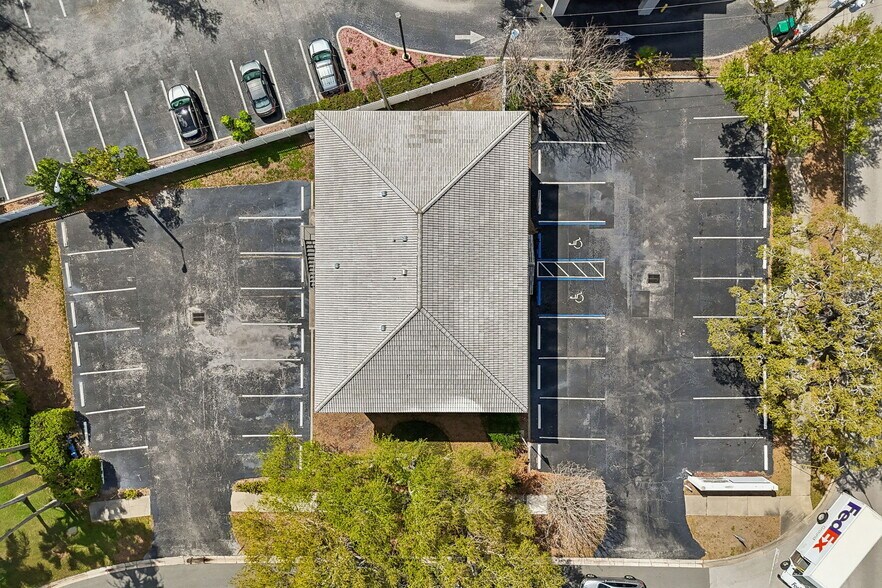 More Photos Of 575 Indian Rocks Rd N, Belleair Bluffs Medical For Lease