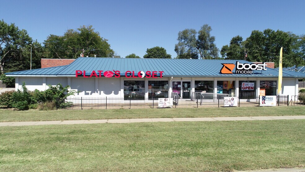 1116 W 23rd St, Lawrence, KS 66046 Freestanding For Sale