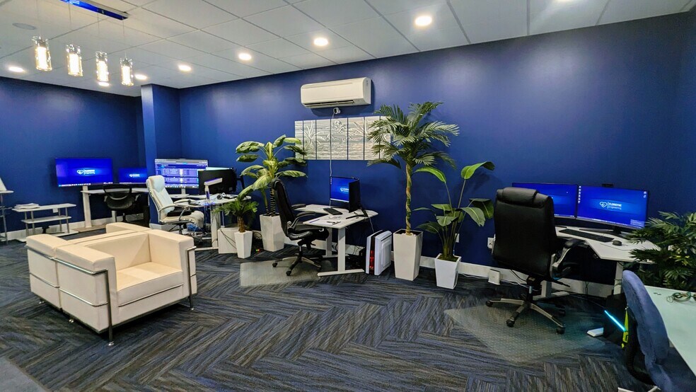 More Photos Of 2328 72nd Dr E, Sarasota Warehouse For Sale