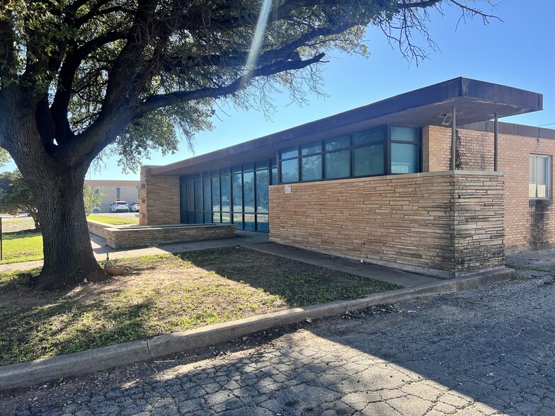 More Photos Of 502 N Willis, Abilene Medical For Sale