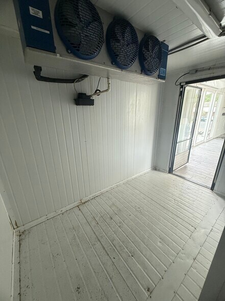 More Photos Of 952 W Tharpe St, Tallahassee Convenience Store For Sale