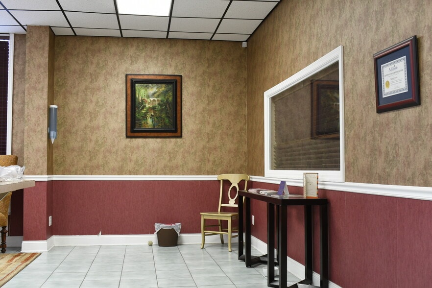 More Photos Of 522 Magnolia Ave, Auburndale Office For Sale