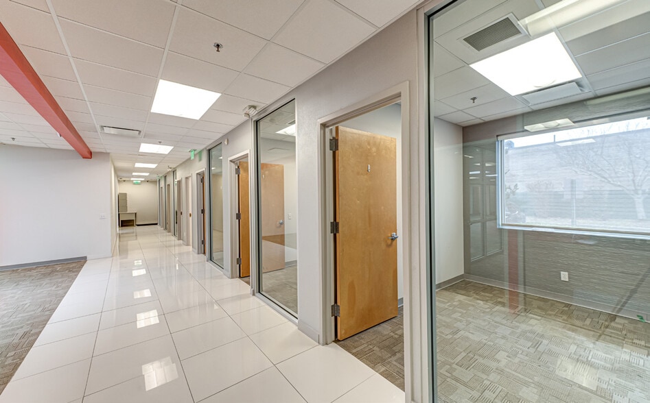 More Photos Of 8400 New Horizons Blvd, Amityville Office For Lease