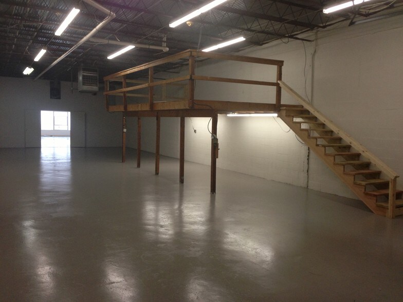 More Photos Of 16021 Industrial Dr, Gaithersburg Flex For Lease