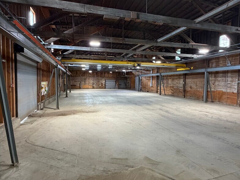 More Photos Of 88 Howard Ave, Bridgeport Warehouse For Lease