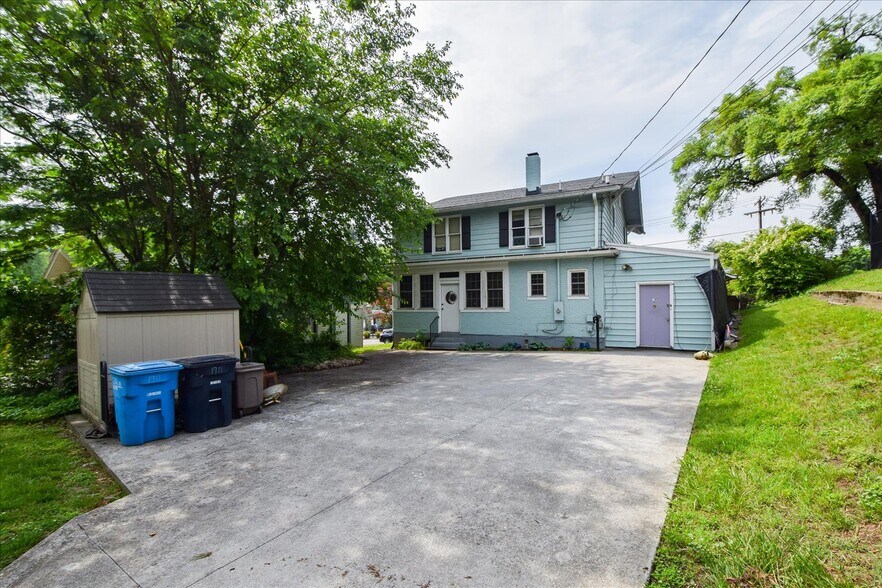 More Photos Of 1911 Memorial Ave SW, Roanoke Office Residential For Sale