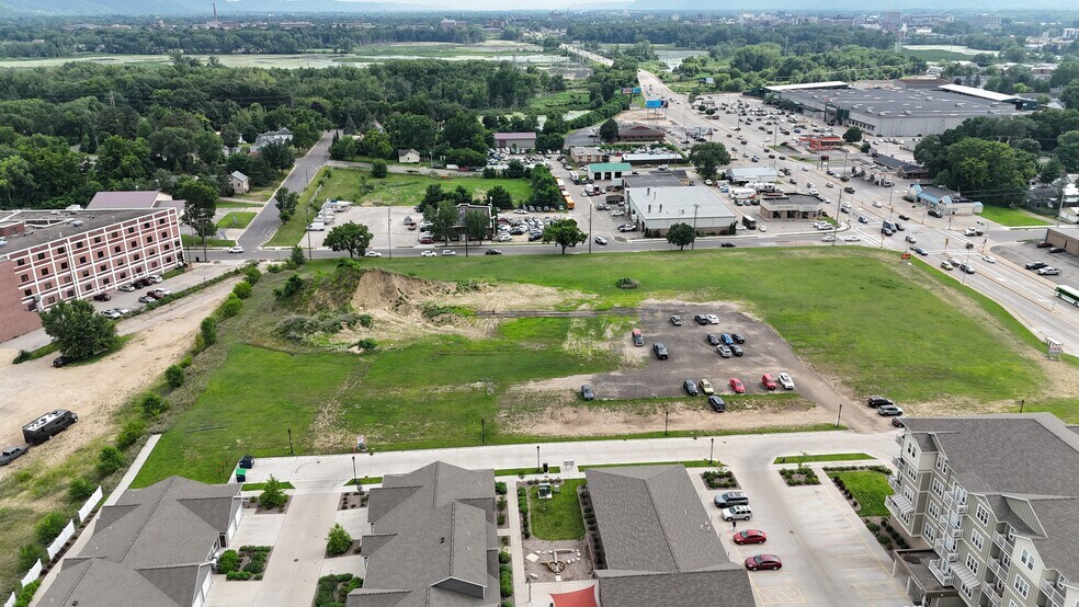 More Photos Of 1325 St Andrew st, La Crosse Land For Lease