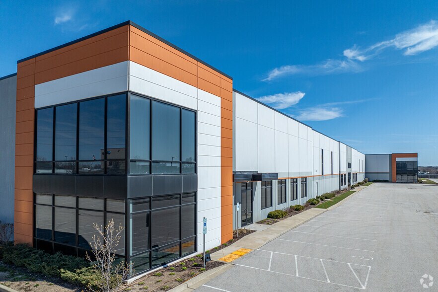 More Photos Of 4775 W Electric Ave, Milwaukee Warehouse For Lease