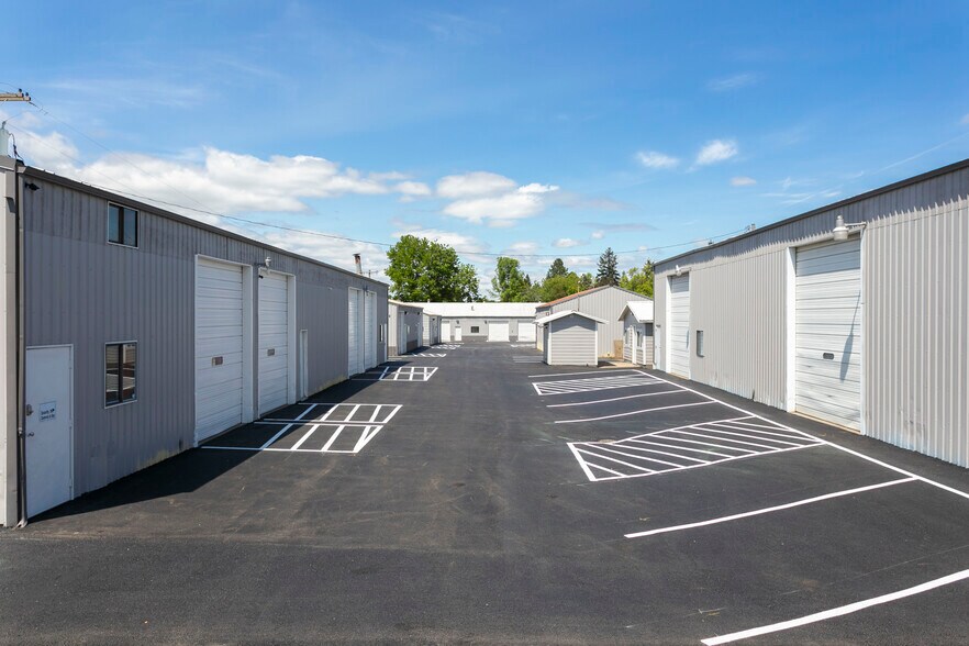 More Photos Of 1091 Chemawa, Keizer Warehouse For Lease