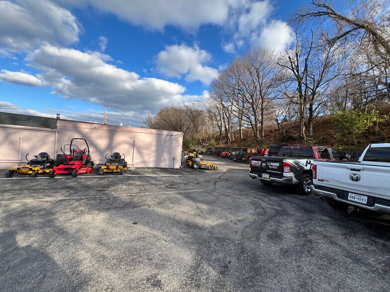 More Photos Of 154 Lancaster Ave, Malvern Auto Repair For Sale
