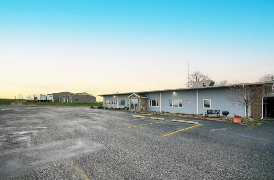 More Photos Of 1150 E Linn St, Canton Hotel For Sale