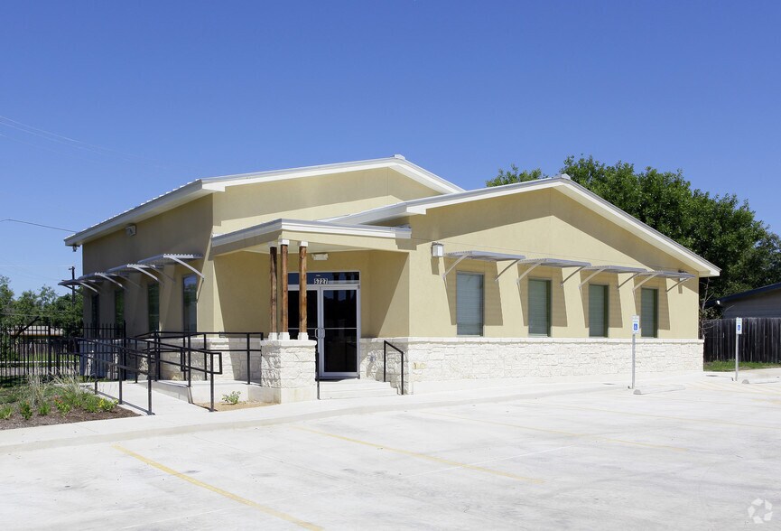 More Photos Of 5727 W I-10 Fwy, San Antonio Office For Lease