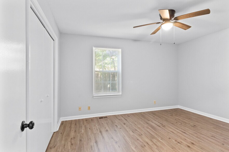 More Photos Of 155 Jack Miller Blvd, Clarksville Apartments For Sale