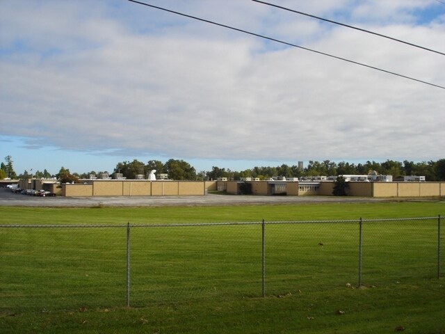 More Photos Of 702 S Carnation Rd, Aurora Manufacturing For Sale