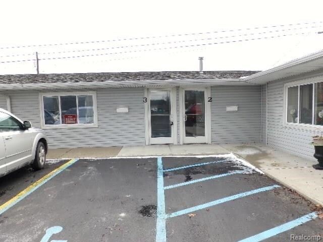 More Photos Of 1755 Sherwin Ct, Waterford Office Residential For Lease