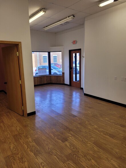 More Photos Of 911 Court St, Adel Freestanding For Sale