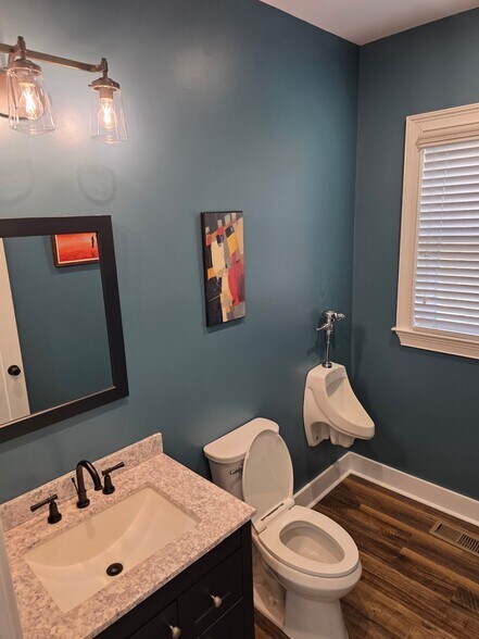 More Photos Of 981 Martin Luther King Jr Dr, Atlanta Office Residential For Lease