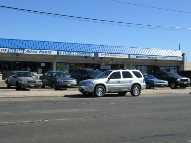 Primary Photo Of 231 Robbins Ln, Syosset Storefront For Lease