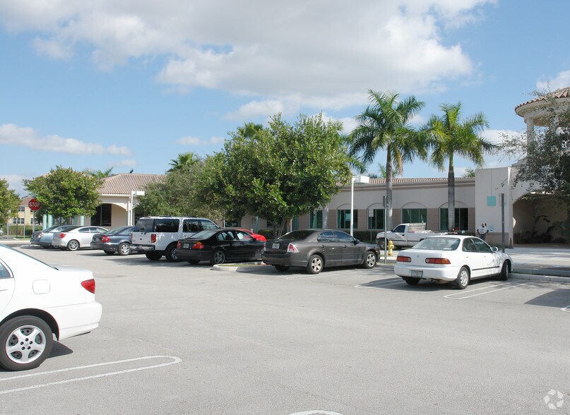 More Photos Of 2525 Embassy Dr S, Cooper City Office For Lease