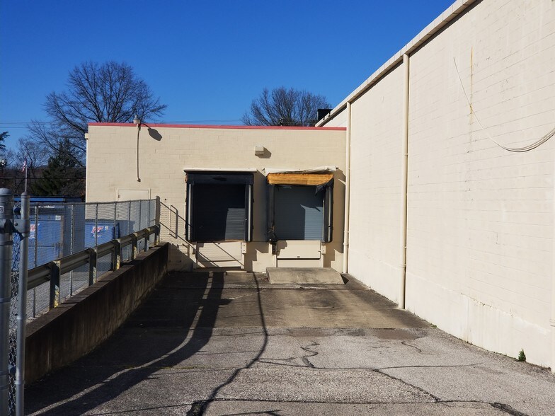 5636 US Route 60, Huntington, WV 25705 For Lease