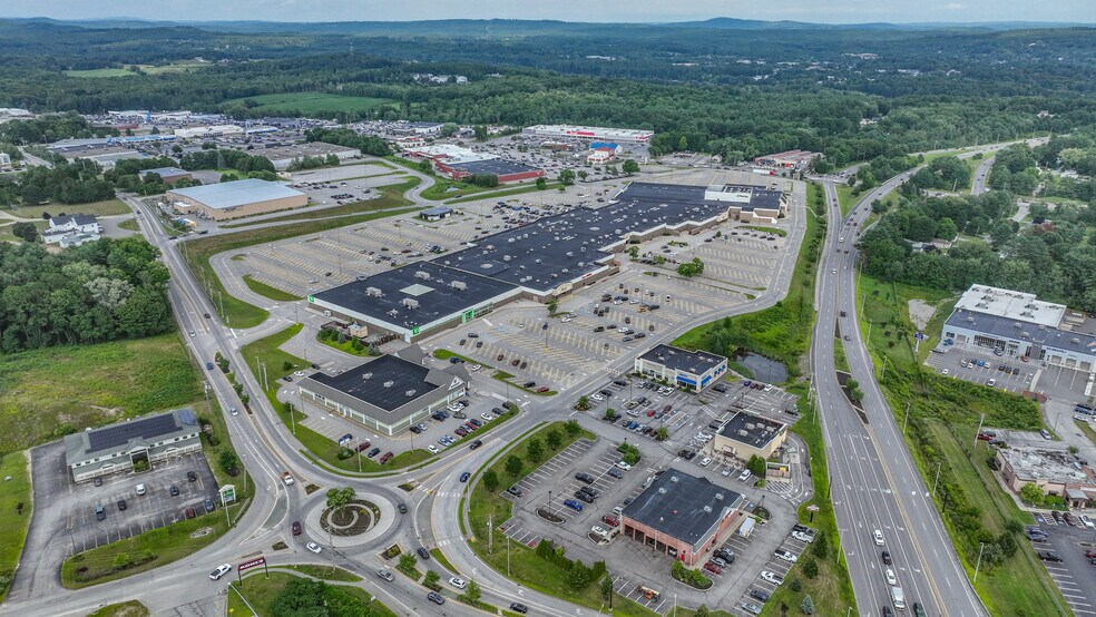 More Photos Of 550 Center St, Auburn Freestanding For Lease