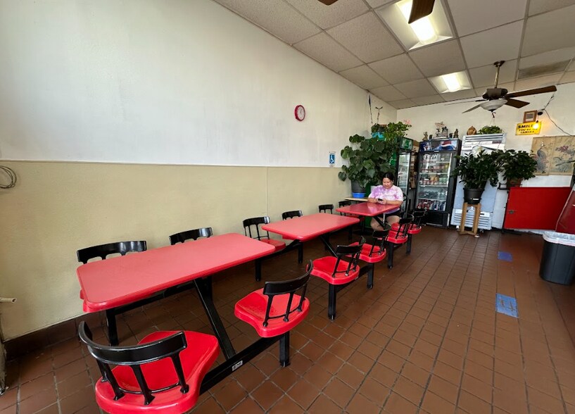 More Photos Of 13100-13118 Sherman Way, North Hollywood Freestanding For Lease