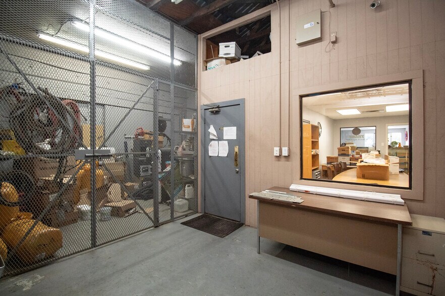 More Photos Of 1401 Guatemozin St, Laredo Warehouse For Sale