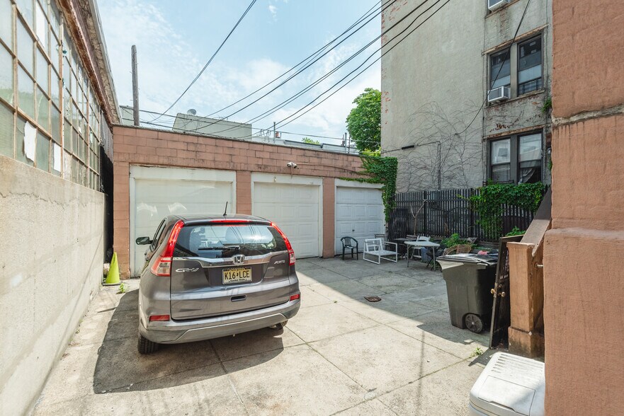 More Photos Of 195 30th St, Brooklyn Apartments For Sale