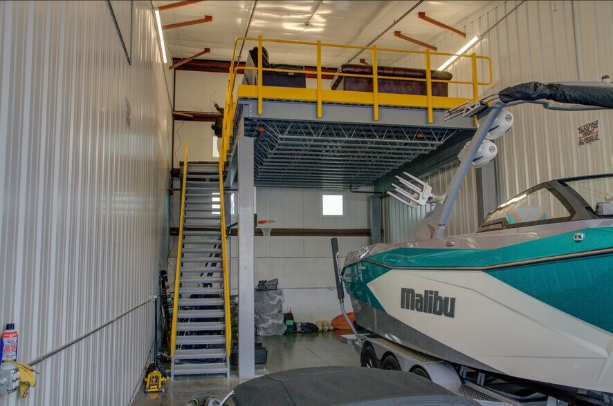 More Photos Of 2364 Industrial Ln, Broomfield Warehouse For Sale