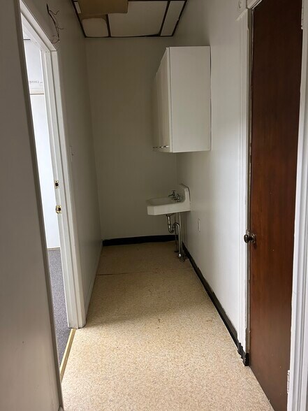 More Photos Of 212 N Chestnut St, Scottdale Apartments For Lease