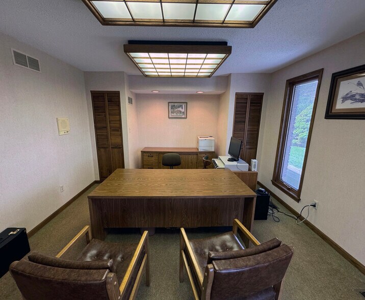 More Photos Of 321 Wedgewood Sq, Columbia Serviced Offices For Sale