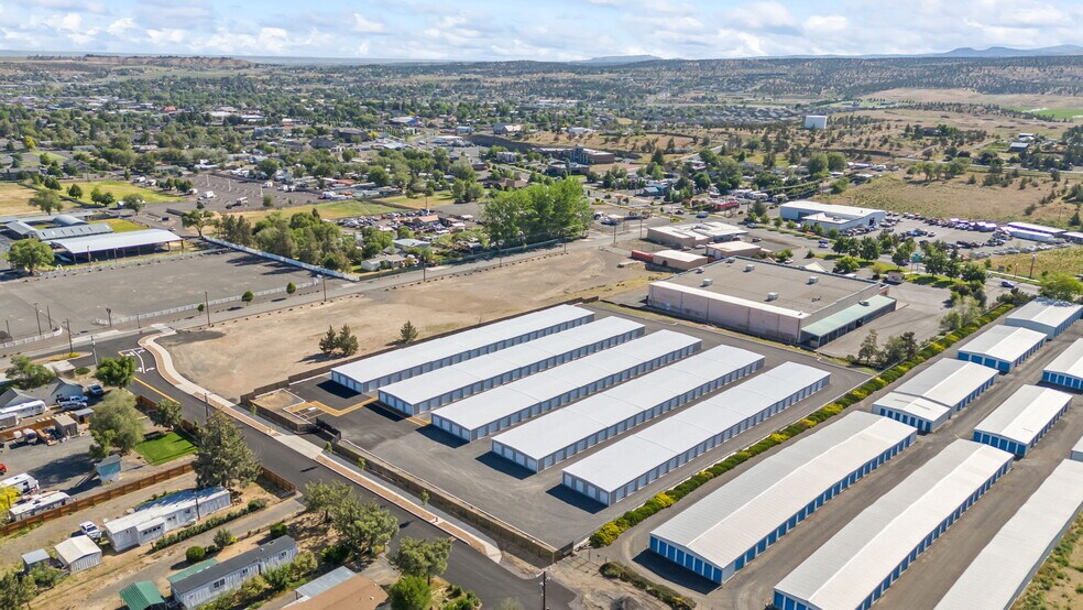 More Photos Of 1451 Olive st, Madras Self Storage For Sale