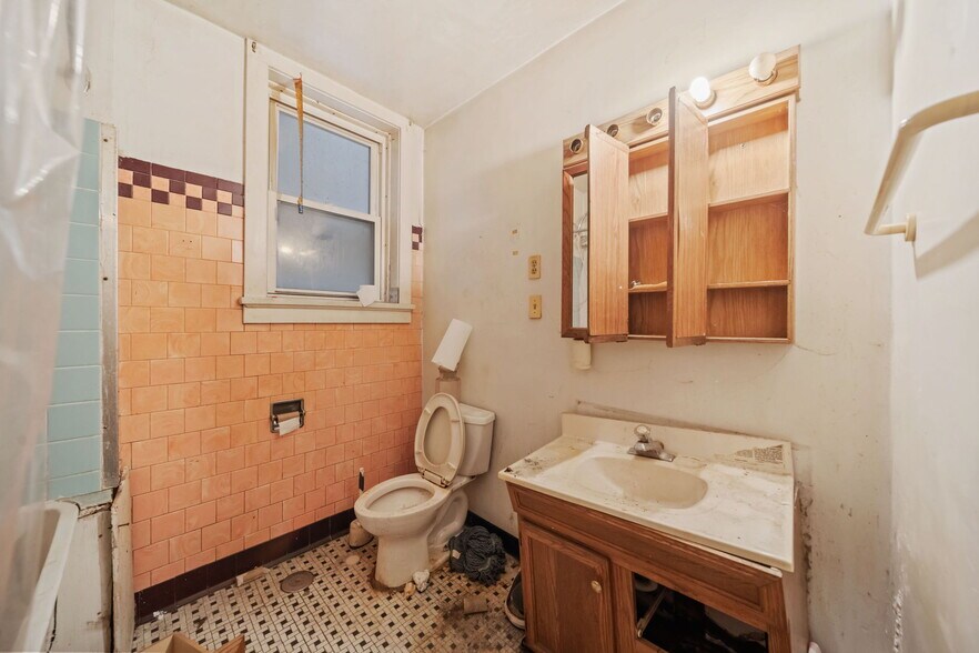 More Photos Of 2236 W 19th St, Chicago Apartments For Sale