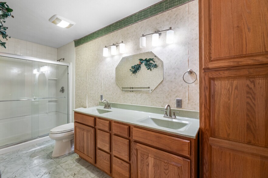 More Photos Of 106 Shadybrook Dr, Cheney Office For Sale
