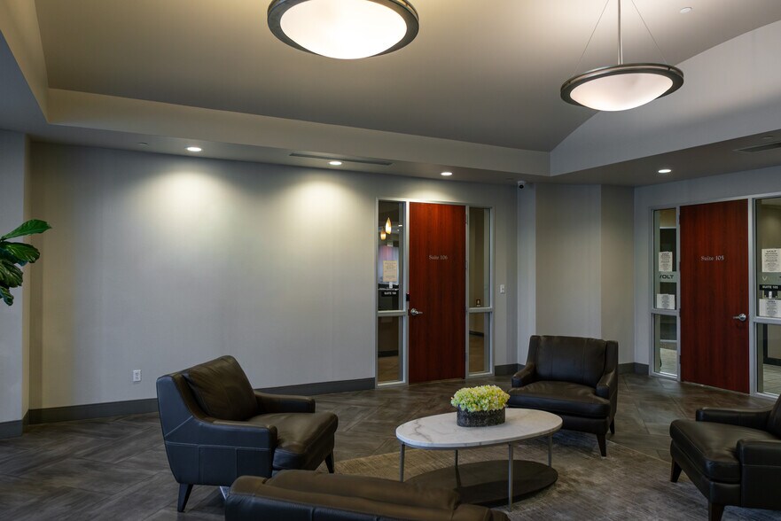 More Photos Of 7330 N Palm Ave, Fresno Office For Lease