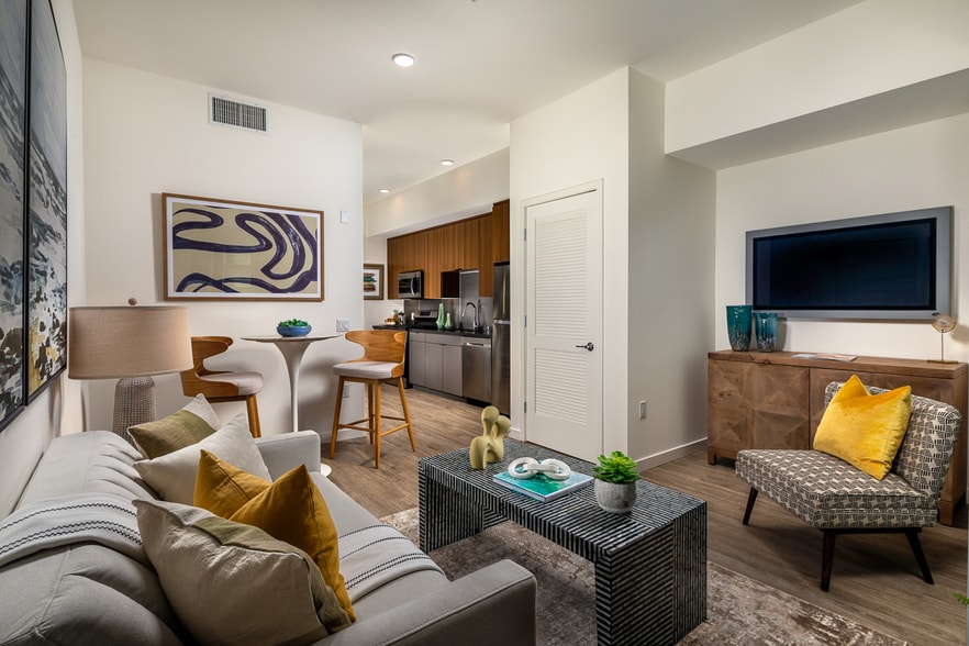 More Photos Of 500 W Broadway, Long Beach Apartments For Lease