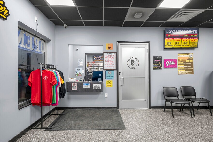 More Photos Of 411 Lafayette Ave, Bay City Fast Food For Sale