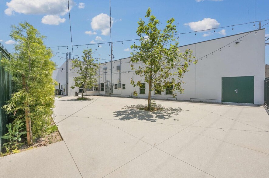 More Photos Of 4501-4515 W Adams Blvd, Los Angeles Loft Creative Space For Lease