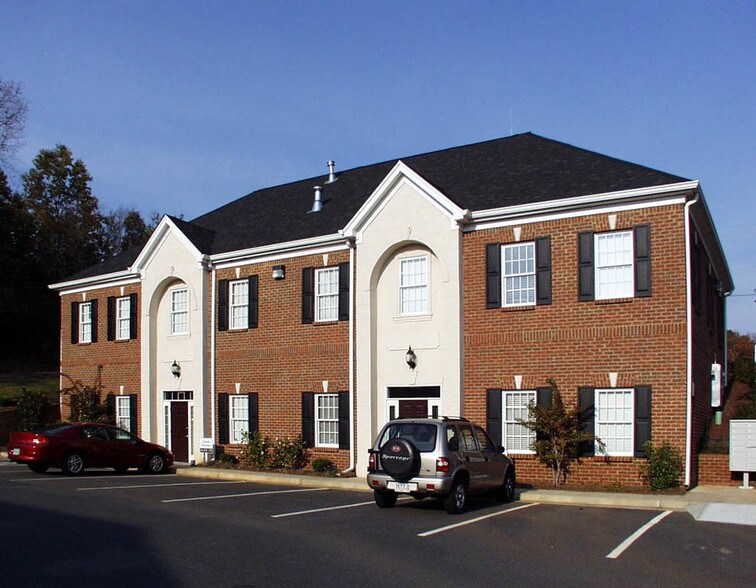 More Photos Of 2160 Morningside Dr, Buford Office For Lease
