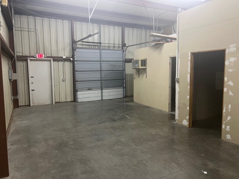 More Photos Of 1510 Mid Cities Dr, Pharr Warehouse For Lease