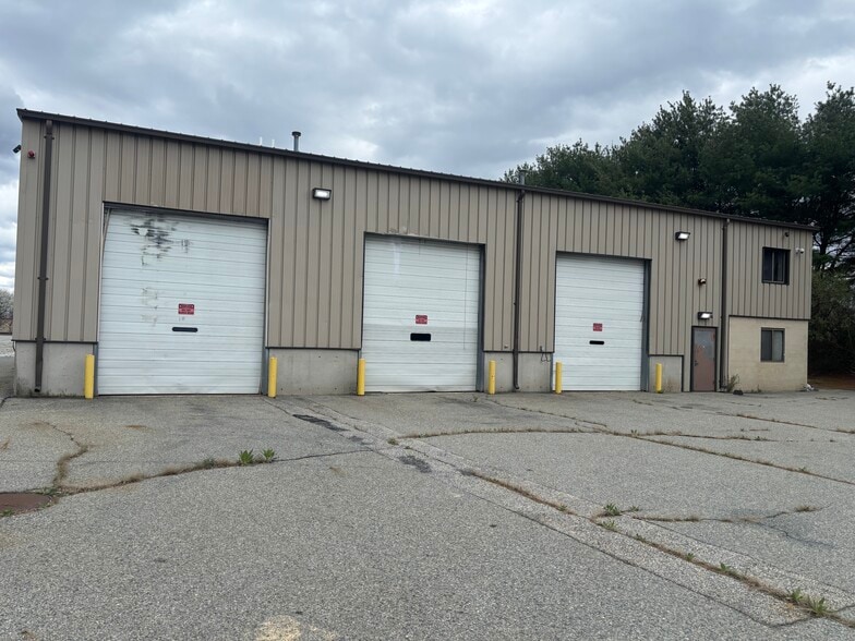 Primary Photo Of 55 Industrial Rd, Cumberland Truck Terminal For Lease