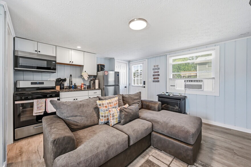 More Photos Of 5214 Old Lake Rd, Geneva Apartments For Sale