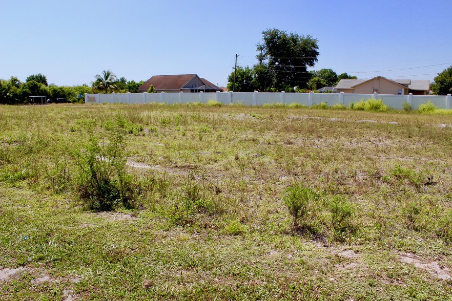 More Photos Of 774 SE Port St Lucie Blvd, Port Saint Lucie Land For Lease