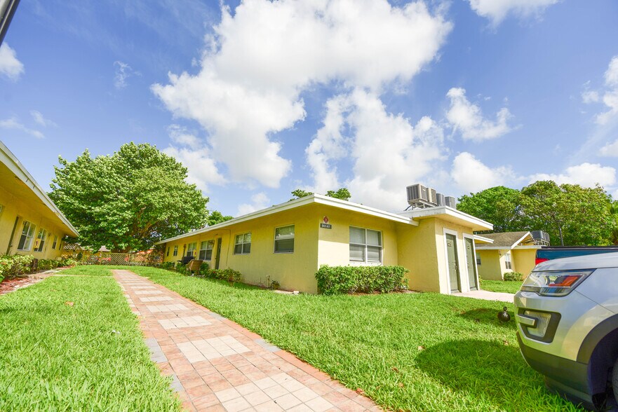 More Photos Of 6954-6956 SW 5th St, Margate Apartments For Sale