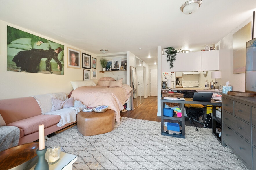 More Photos Of 3425 14th Ave W, Seattle Apartments For Sale