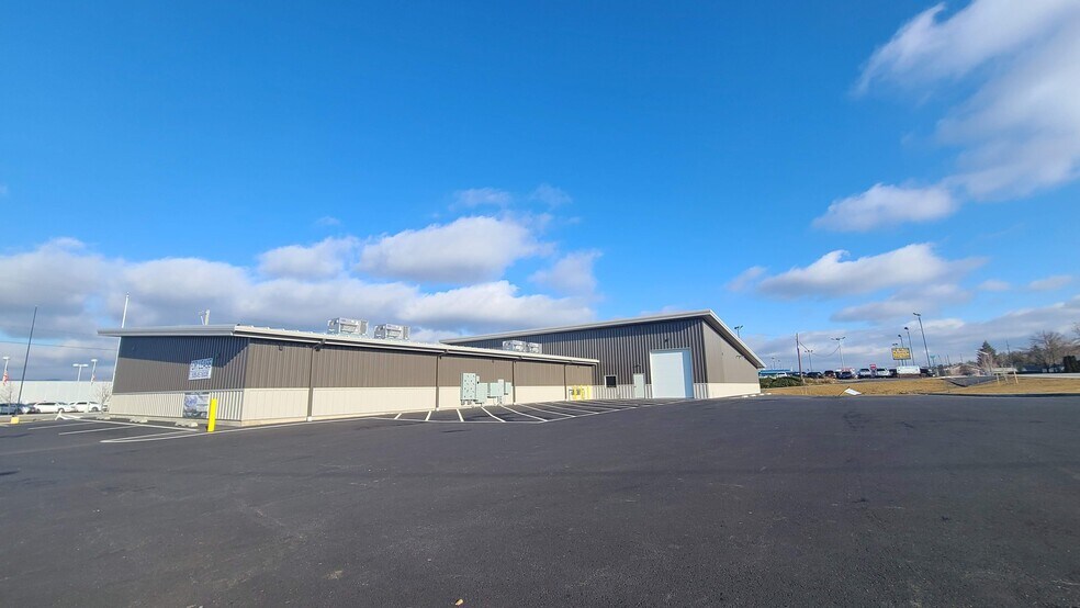 More Photos Of 6818 E Sprague Ave, Spokane Valley Flex For Lease