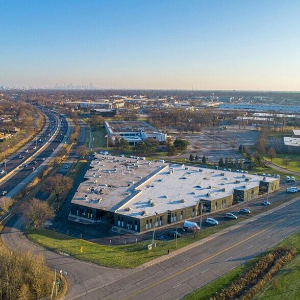 Primary Photo Of 7801-7855 Gross Point Rd, Skokie Light Manufacturing For Lease