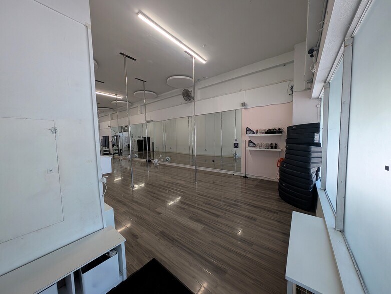 More Photos Of 364-366 Grand Ave, Oakland Storefront Retail Office For Lease