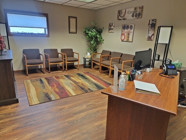 More Photos Of 1905 S Central Ave, Marshfield Office For Lease