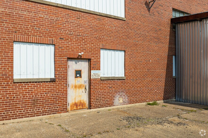 More Photos Of 800 W Front St, Chester Unknown For Lease
